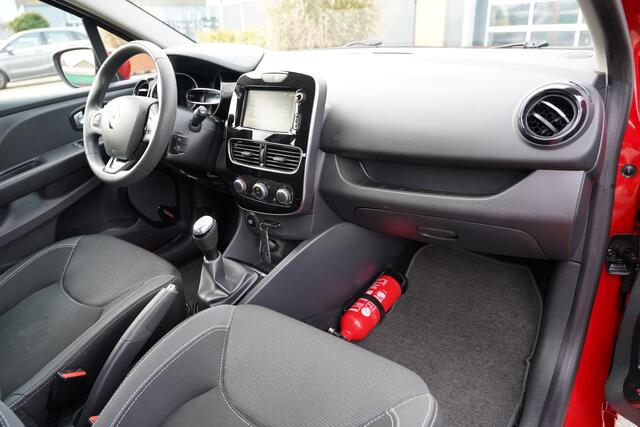 Renault CLIO 0.9 TCe Limited 90 pk | Airco | Bluetooth | Cruise control | Isofix bevestiging voor kinderzitjes | LED dagrijverlichting | Lichtmetalen velgen 16" | Navigatiesysteem full map | Parkeersensor achter | Zeer nette auto! – foto 7