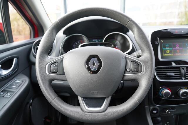 Renault CLIO 0.9 TCe Limited 90 pk | Airco | Bluetooth | Cruise control | Isofix bevestiging voor kinderzitjes | LED dagrijverlichting | Lichtmetalen velgen 16" | Navigatiesysteem full map | Parkeersensor achter | Zeer nette auto! – foto 8