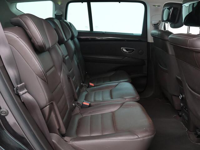 Renault ESPACE 1.6 dCi 160 PK AUT. INITIALE PARIS 4CONTROL + MASSAGE / LEDER / CAMERA / 19 INCH / TREKHAAK / DAB