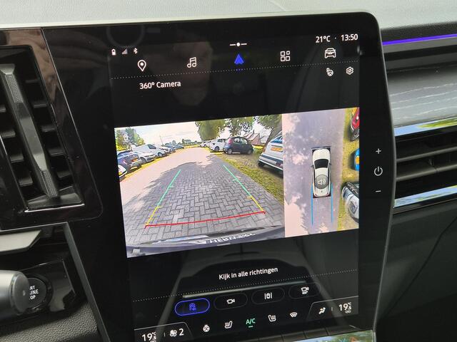 Renault ESPACE E-Tech full hybrid 200 iconic 7p. / 7 Persoons / HUD / Bose Audiosysteem /Pack Advanced Drive Assist / Elektrische bedienbare achterklep / Panoramadak / Pack Harman Kardon premium sound / Trekgewicht 1500 Kg / Stuur- en Stoelverwarming / Voorruitverwarmin