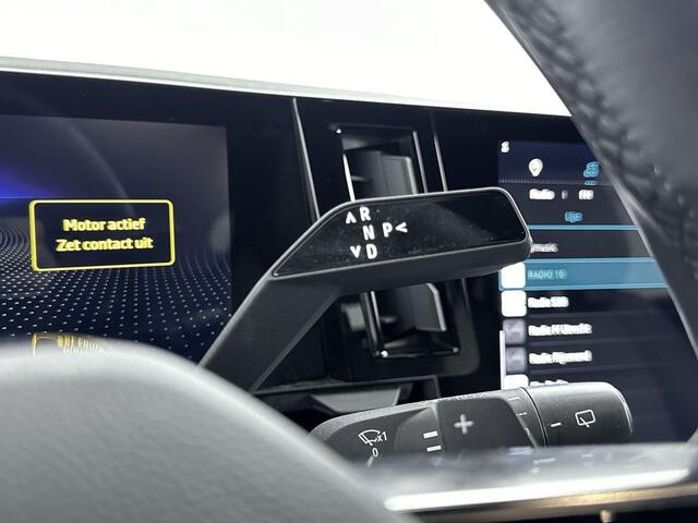 Renault ESPACE E-Tech full hybrid 200Pk iconic 7p. | Navigatie| Climate Control | Cruise Control Adaptief | Apple Carplay/Android Auto | 4 Control Achterasbesturing | Lederen Bekleding | Parkeersensoren Voor & Achter incl. 360 Camera | Stoel & Stuurwielverwarming |