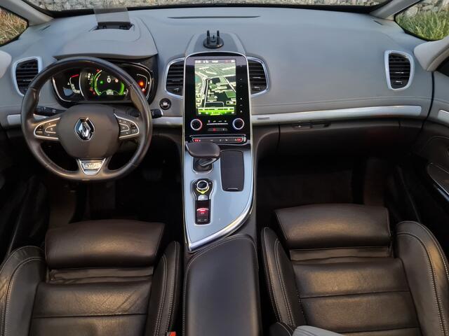 Renault ESPACE 1.6 TCe Initiale Paris 7p. | Pano | Trekhaak | Navi | Vol opties Met een nieuwe apk . Interesse ? Bel 0642062052