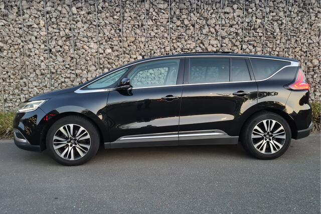 Renault ESPACE 1.6 TCe Initiale Paris 7p. | Pano | Trekhaak | Navi | Vol opties Met een nieuwe apk . Interesse ? Bel 0642062052