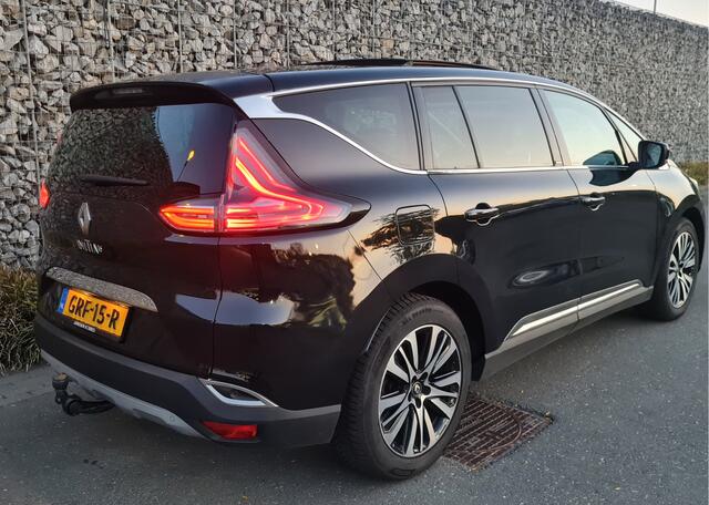 Renault ESPACE 1.6 TCe Initiale Paris 7p. | Pano | Trekhaak | Navi | Vol opties Met een nieuwe apk . Interesse ? Bel 0642062052