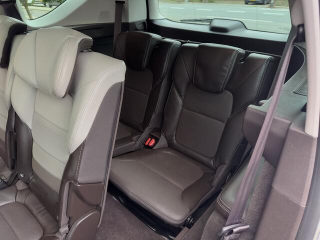 Renault ESPACE 1.6 dCi AUT6 INITIALE PARIS 7PERS PANODAK DESIGN-LEDER NAVI CAMERA HEAD-UP LED LMV PDC