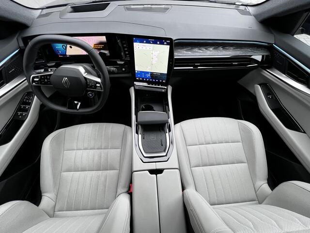 Renault ESPACE E-Tech full hybrid 200 iconic 7p. / Fabrieksgarantie 04-2027 / 7 persoons / 1.500 kg trekgewicht / Panorama dak / Leder / Elektrische stoelen / Massagefunctie / Elektrische klep / Harman Kardon Audio / Navi / Camera 360° / 20" LM wielen All Season banden