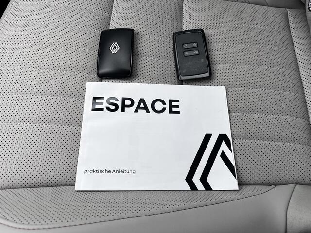 Renault ESPACE E-Tech full hybrid 200 iconic 7p. / Fabrieksgarantie 04-2027 / 7 persoons / 1.500 kg trekgewicht / Panorama dak / Leder / Elektrische stoelen / Massagefunctie / Elektrische klep / Harman Kardon Audio / Navi / Camera 360° / 20" LM wielen All Season banden