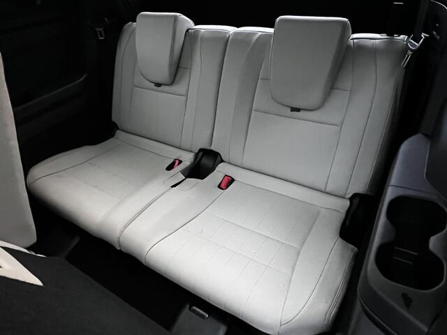 Renault ESPACE E-Tech full hybrid 200 iconic 7p. / Fabrieksgarantie 04-2027 / 7 persoons / 1.500 kg trekgewicht / Panorama dak / Leder / Elektrische stoelen / Massagefunctie / Elektrische klep / Harman Kardon Audio / Navi / Camera 360° / 20" LM wielen All Season banden