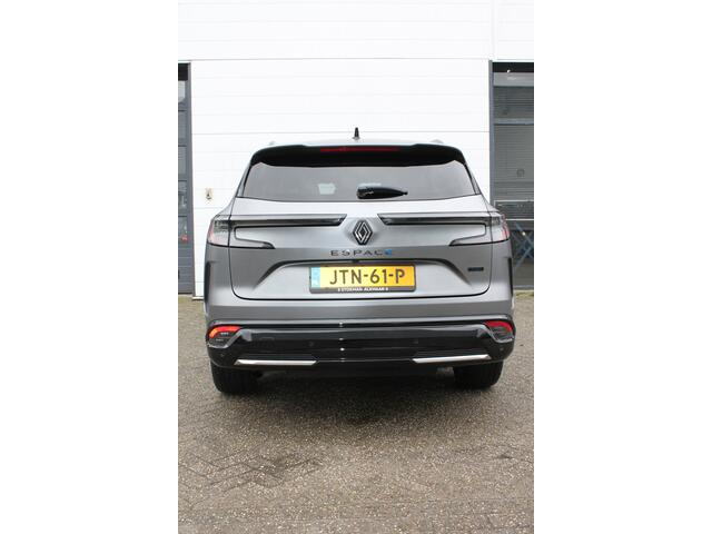Renault ESPACE E-Tech full hybrid 200 PK esprit Alpine 7 persoons | 4 wielsturing | Stuurverwarming | Google Navigatie | Camera 360 | Achterklep elektrisch |