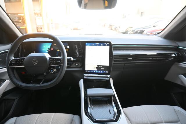 Renault ESPACE E-Tech full hybrid 200 iconic | 5 PERSOONS | 360 CAMERA | PANORAMADAK | HARMAN/KARDON | STUUR/STOELVERWARMING | NAVI | ALL-SEASON | HUD | LEDER | ADAPT. CRUISE CONTROL | CLIMATE CONTROL | PDC | LMV