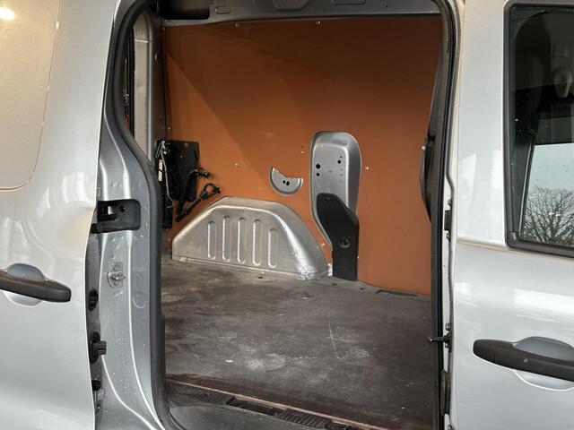 Renault EXPRESS 1.5 dCi 75 Comfort + TREKHAAK | NAVIGATIE | ACHTERUITRIJCAMERA | PARKEERSENSOREN VOOR&ACHTER | SIDEBARS | AIRCO