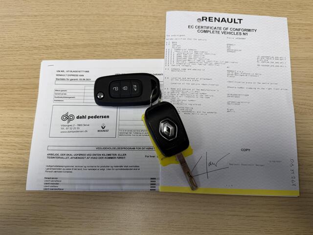 Renault EXPRESS 1.5 dCi 75 Comfort + / Camera / Navigatie via Apple Carplay & Android Auto / Stoelverwarming / Airco / Cruise Control / Parkeersensoren / DAB / LED /