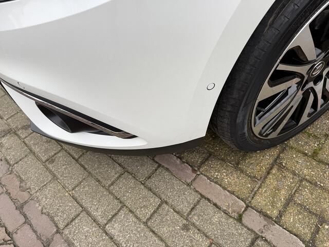 Renault GRAND SCENIC 1.3 TCe Initiale Paris PANORAMADAK CAMERA PARKSENSOREN AUTOM INPARKEREN TREKHAAK LICHTMETALEN VELGEN 20 " LEDEREN BEKLEDING MASSAGE STOEL