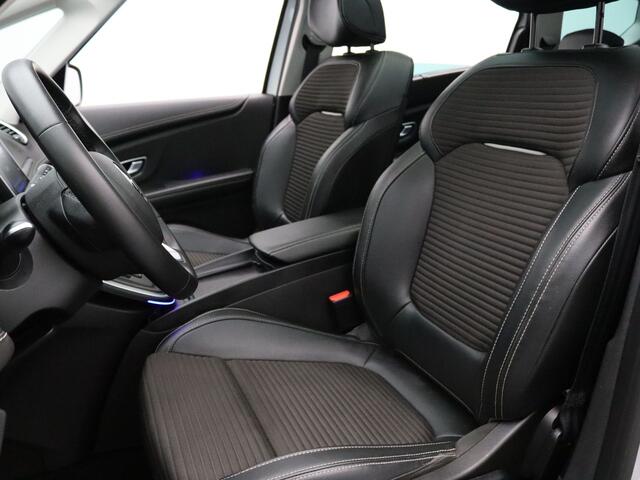 Renault GRAND SCENIC TCe 160pk Intens 7-Pers. EDC/AUTOMAAT Camera | Cruise | Navi | Parkeersens. v+a | Trekhaak | Panoramadak
