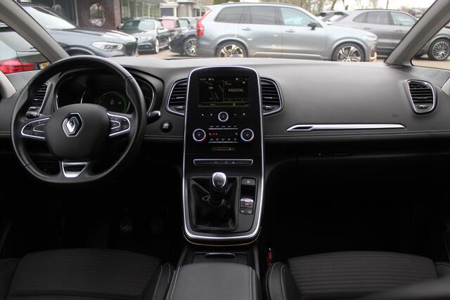 Renault GRAND SCENIC 1.2 TCe Intens 7p. / Camera / Navigatie / 20'' / Half leder / Keyless / Dodehoek / Cruise Control