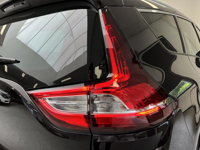 Renault GRAND SCENIC 1.3 TCe Initiale Paris 7p. | 1e-EIG. | PANO | LEDER |