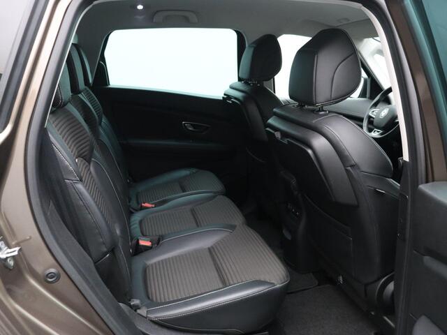 Renault GRAND SCENIC 140pk TCe Intens | Trekhaak | Stoelverwarming | Massagestoelen | Lichtmetalen velgen |
