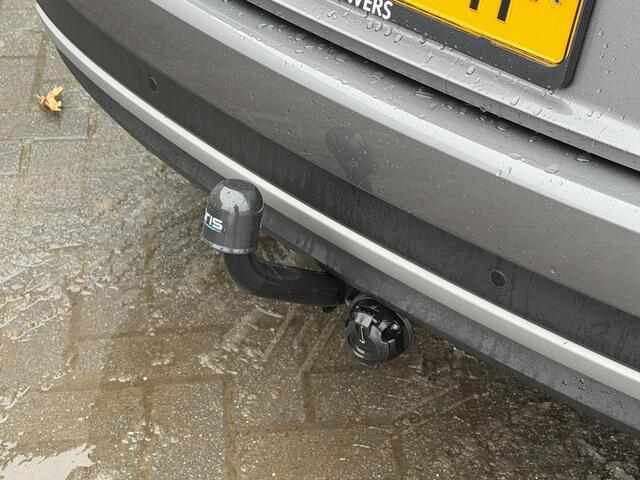 Renault GRAND SCENIC 1.3 TCe 140pk 7p. / Automaat / Trekhaak (1500KG) / Navigatie / Camera / PDC / DAB / Cruise / Clima / All Season Banden /