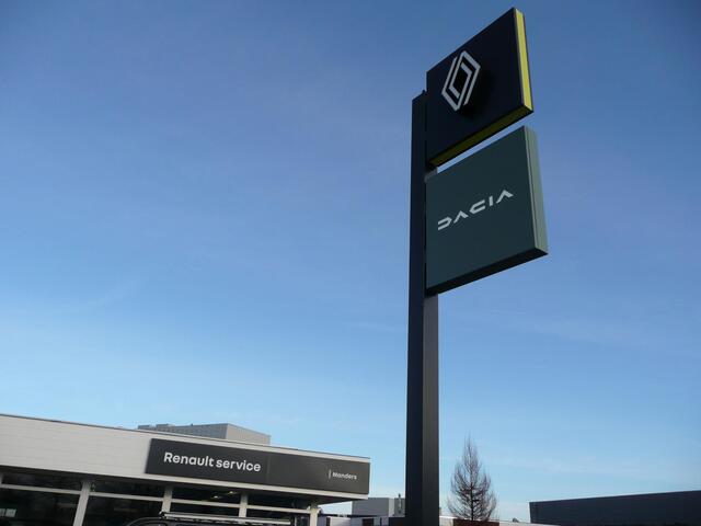 Renault GRAND SCENIC BOSE 1.3 TCe 140 EDC/AUTO, PANORAMA DAK/ HEAD-UP DISPLAY/ PARK ASSIST V+A INCL. CAMERA/ DAKRAILS SATIJN/ 4SEIZOENSBANDEN/ ETC.. 1800KG TREKGEWICHT! 1e EIGENAAR EN DEALER ONDERHOUDEN!