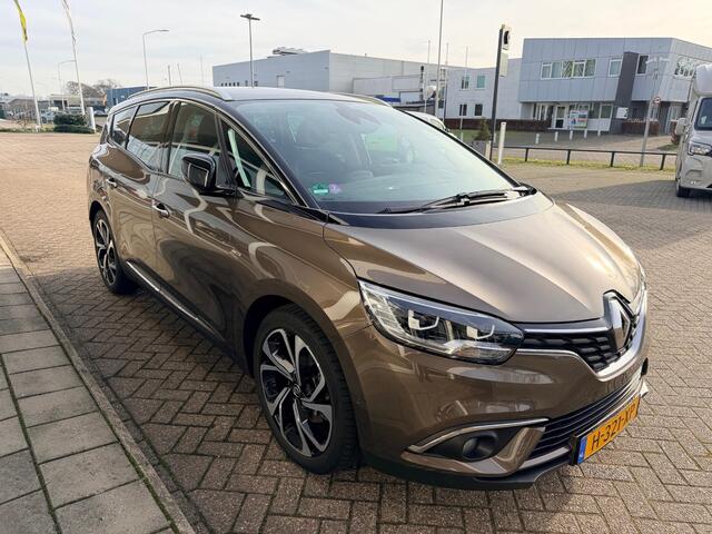 Renault GRAND SCENIC BOSE 1.3 TCe 140 EDC/AUTO, PANORAMA DAK/ HEAD-UP DISPLAY/ PARK ASSIST V+A INCL. CAMERA/ DAKRAILS SATIJN/ 4SEIZOENSBANDEN/ ETC.. 1800KG TREKGEWICHT! 1e EIGENAAR EN DEALER ONDERHOUDEN!