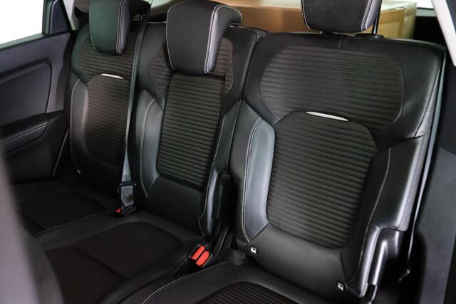 Renault GRAND SCENIC 1.3 TCe Bose 7-Persoons Trekhaak, Navigatie,
