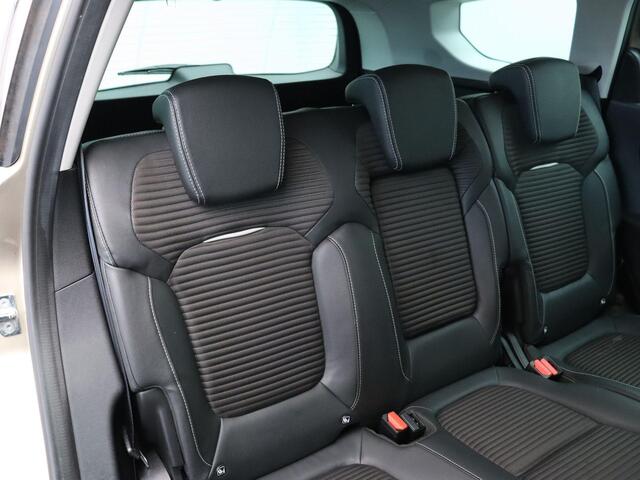 Renault GRAND SCENIC 1.3 TCe 140pk Intens 5p | 1800kg geremd | Parkeersensoren voor/achter | Adaptieve cruise control |