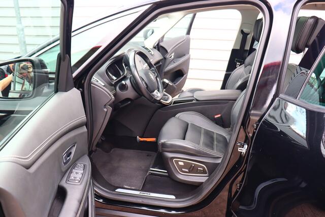 Renault GRAND SCENIC 1.2 TCe Bose 7p. O.a: Haak, PDC, Camera, Pano, Clima, Cruise, leder, Etc. All-in prijs!