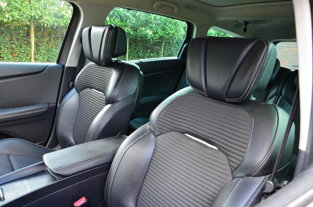 Renault GRAND SCENIC 1.2 TCe Bose 7 Persoons. Navi/Pdc/Ecc/Panoramadak/Apple Carplay/Android Auto/Extra getint glas/lederen/stof bekleding