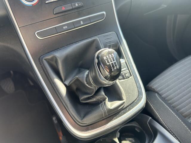 Renault GRAND SCENIC 1.2 TCe Zen 7p. | Nieuw Binnen! | 7 Persoons | Trekhaak | Navi