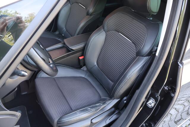 Renault GRAND SCENIC 1.3 TCe Bose | Automaat | 7-persoons | HUD | Camera | Trekhaak |