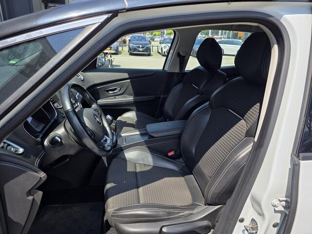 Renault GRAND SCENIC 1.2 TCe Intens 7persoons + 19inch VELGEN + NAVIGATIE + KEYLESS