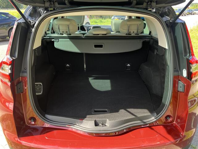 Renault GRAND SCENIC TCe 132 PK Bose / Dealer onderhouden / Trekhaak / Leder / Pano-Dak / Stoelverw. /