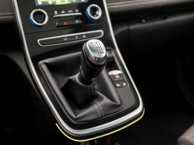 Renault GRAND SCENIC 1.3 TCe Bose 7 Persoons (PANORAMADAK, APPLE CARPLAY, GROOT NAVI, LEDER, SPORTSTOELEN, GETINT GLAS, BOSE AUDIO, CAMERA, NIEUWE APK, NIEUWSTAAT)