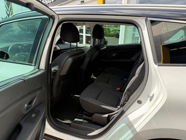 Renault GRAND SCENIC 1.3 TCe Limited 7p. | Trekhaak | Navigatie | Achteruitrijcamera | Stoelverwarming | DAB | Climate Control |