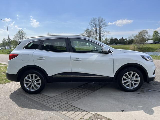 Renault KADJAR 1.3 TCe 140 PK intens / Dealer onderhouden/ Automaat / Stoelverw. / Keyless / PDC V+A / Climate / Lane assist / 17'' LMV /