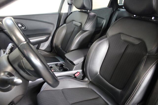 Renault KADJAR 1.2 TCe Intens | Incl. 12 maanden garantie | Automaat | Navigatie | Cruise | Afn. Trekhaak | Lane assist | Keyless entry | Getint glas | Incl. winterbanden op velg |
