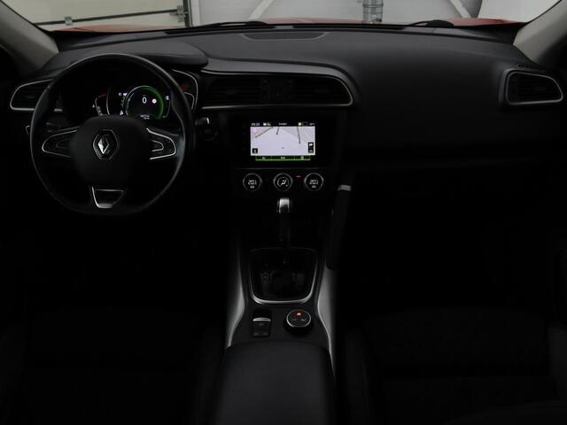 Renault KADJAR 1.3 TCe Zen | Automaat | Stoelverwarming | Trekhaak | Navigatie | Climate control | Keyless | Parkeerhulp | Cruise control