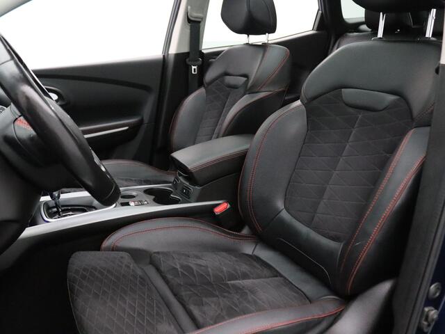 Renault KADJAR 160pk TCe Black Edition Automaat BOSE | Camera | Cruise | Navi | Parkeersens. v+a | Stoelverw. | Panoramadak