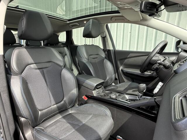 Renault KADJAR 1.3 TCe Intens / Automaat / Afneembare Trekhaak 1.500 KG Trekgewicht / Panoramadak / 19 Inch Lichtmetalen Velgen / Navigatie / Stoelverwarming / Achteruitrijcamera / Parkeersensoren Voor & Achter / Climate Control / Cruise Control / Apple CarPlay & Androi
