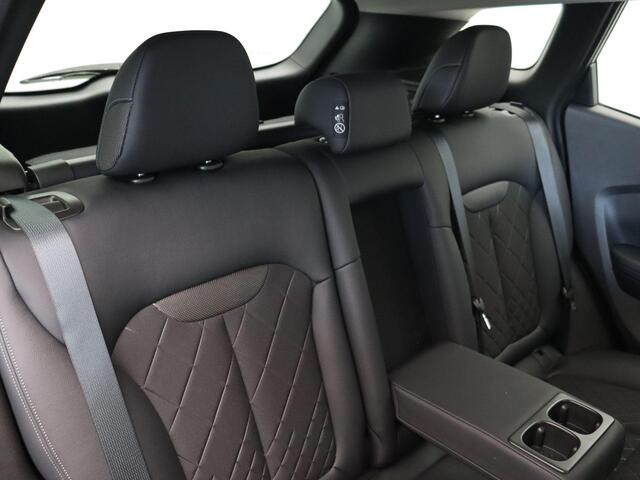 Renault KADJAR 140pk TCe Intens | Trekhaak | 1500kg Geremd | Full LED | Camera | Clima | Cruise |