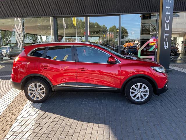 Renault KADJAR 1.2 TCe Intens / VAST GLAZEN DAK / AUTOMATISCH INPARKEREN / CRUISECONTROL / CLIMAT CONTROL / LICHTMETALEN WIELEN