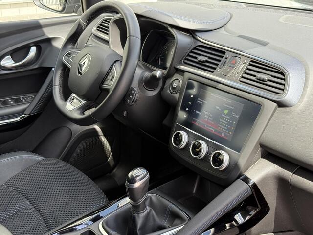 Renault KADJAR 1.3 TCe Intens / Stoelverwarming / Trekhaak / All season banden / Climate Control / Navigatie / Climate Control / Half lederen bekleding /