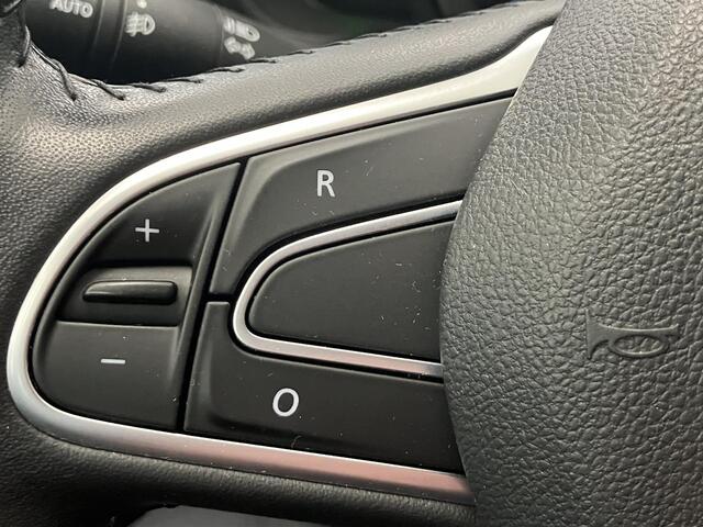 Renault KADJAR 1.3 TCe Limited / Dealer Onderhouden / Trekhaak 1500 KG / Navigatie / Climate Control / Half Lederen Bekleding /