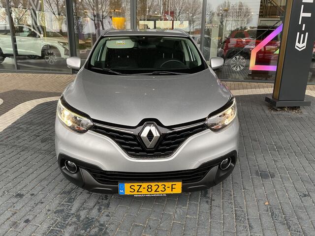 Renault KADJAR 1.2 TCe Limited / TREKHAAK / NAVIGATIE / PARKEERSENSOREN