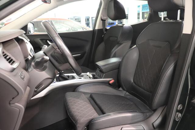 Renault KADJAR 1.3 TCe Intens | Camera | Stoelverwarming | AppleCarplay AndroidAuto | Navigatie | Climate control | Dode hoek detectie |