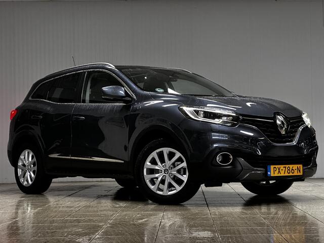 Renault KADJAR 1.2 TCe Intens/ DEALER ONDERHOUDEN!/ Trekhaak/ Camera/ Voorruitverw./ Panorama-Dak/ Keyless/ Half-Leder/ Lane-Assist./ Stoelverw./ PDC/ Extra getint Glas/ Apple + Android/ DAB+/ Bluetooth/ Multi. LEDER. Stuu