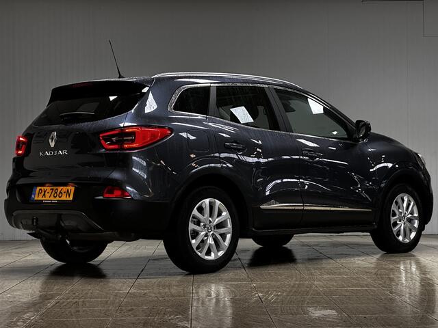 Renault KADJAR 1.2 TCe Intens/ DEALER ONDERHOUDEN!/ Trekhaak/ Camera/ Voorruitverw./ Panorama-Dak/ Keyless/ Half-Leder/ Lane-Assist./ Stoelverw./ PDC/ Extra getint Glas/ Apple + Android/ DAB+/ Bluetooth/ Multi. LEDER. Stuu