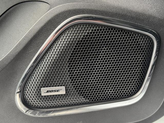 Renault KADJAR 1.3 TCe Black Edition | Navigatie | Camera | Cruise control adaptief | Stoelverwarming | Trekhaak |