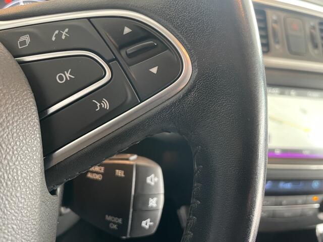 Renault KADJAR 1.2 TCe Life Airco - Cruise control - Bluetooth - Navigatie - Parkeersensoren achter - LED verlichting - Stuur multifunctioneel - Elektrische ramen - Centrale deurvergrendeling met afstandsbediening