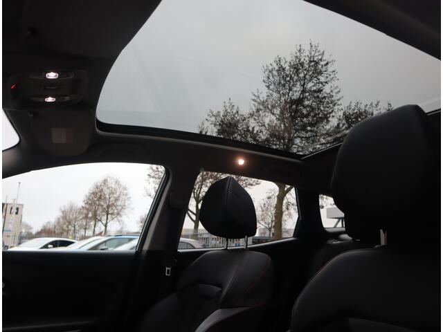 Renault KADJAR 1.3 TCe Black Edition / Panoramadak